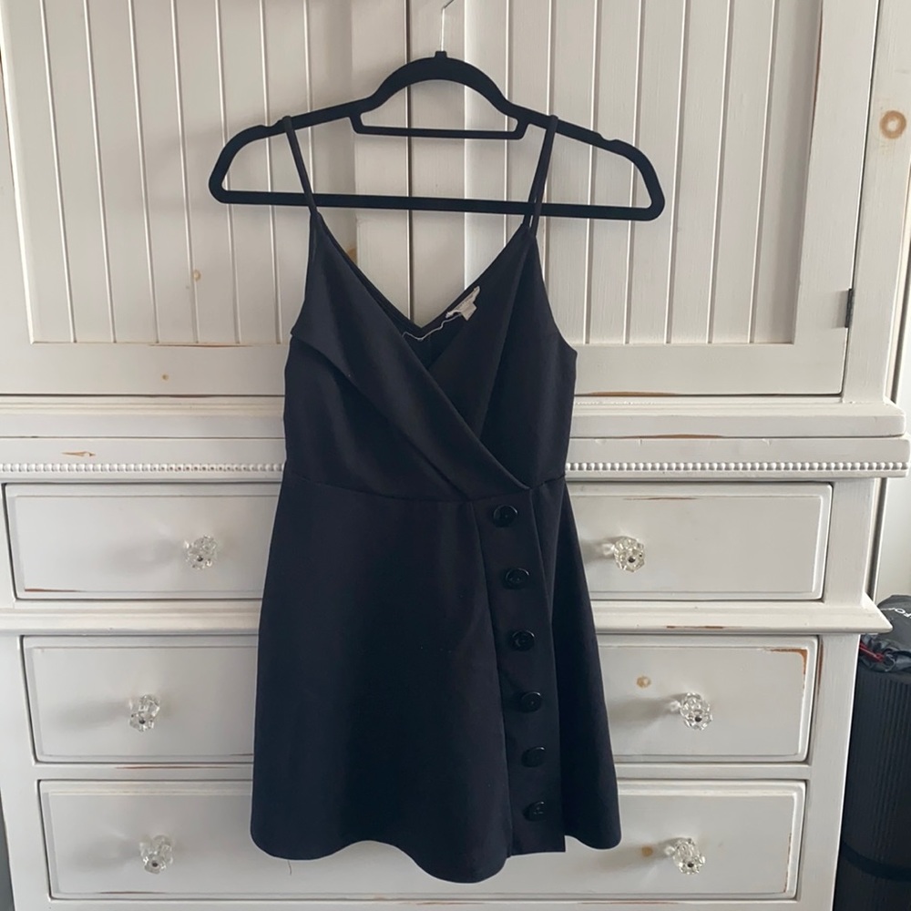 casual short black dress!